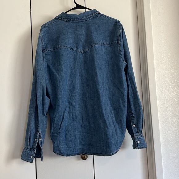 Levi’s Ultimate Western Denim Shirt - Picture 5 of 7